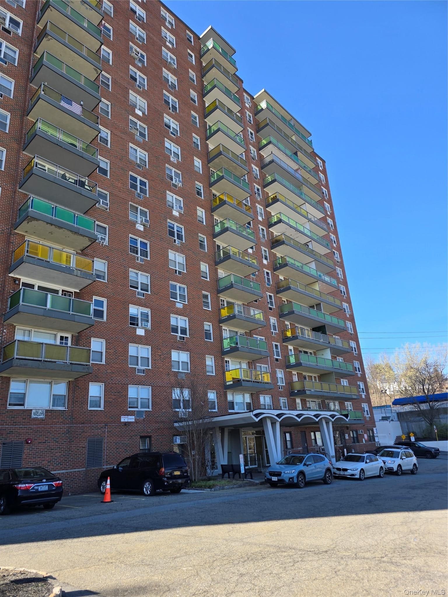1841 Central Park Avenue Unit: 16J thumbnail 2