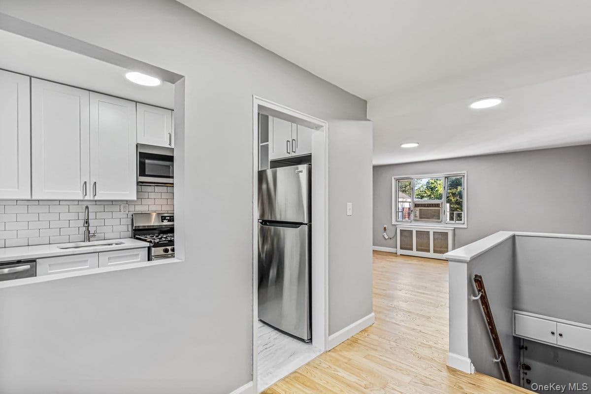 226-29 Manor Rd Rd Unit: #2 Upper thumbnail 4