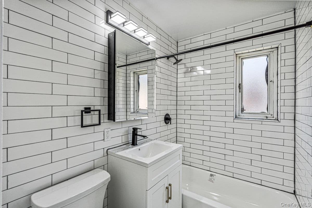226-29 Manor Rd Rd Unit: #2 Upper thumbnail 18