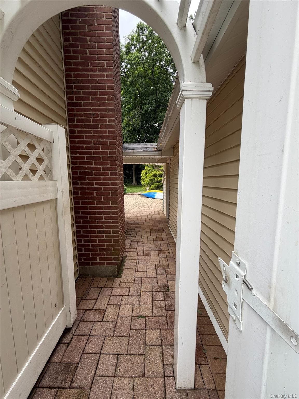 81 Union Avenue thumbnail 6