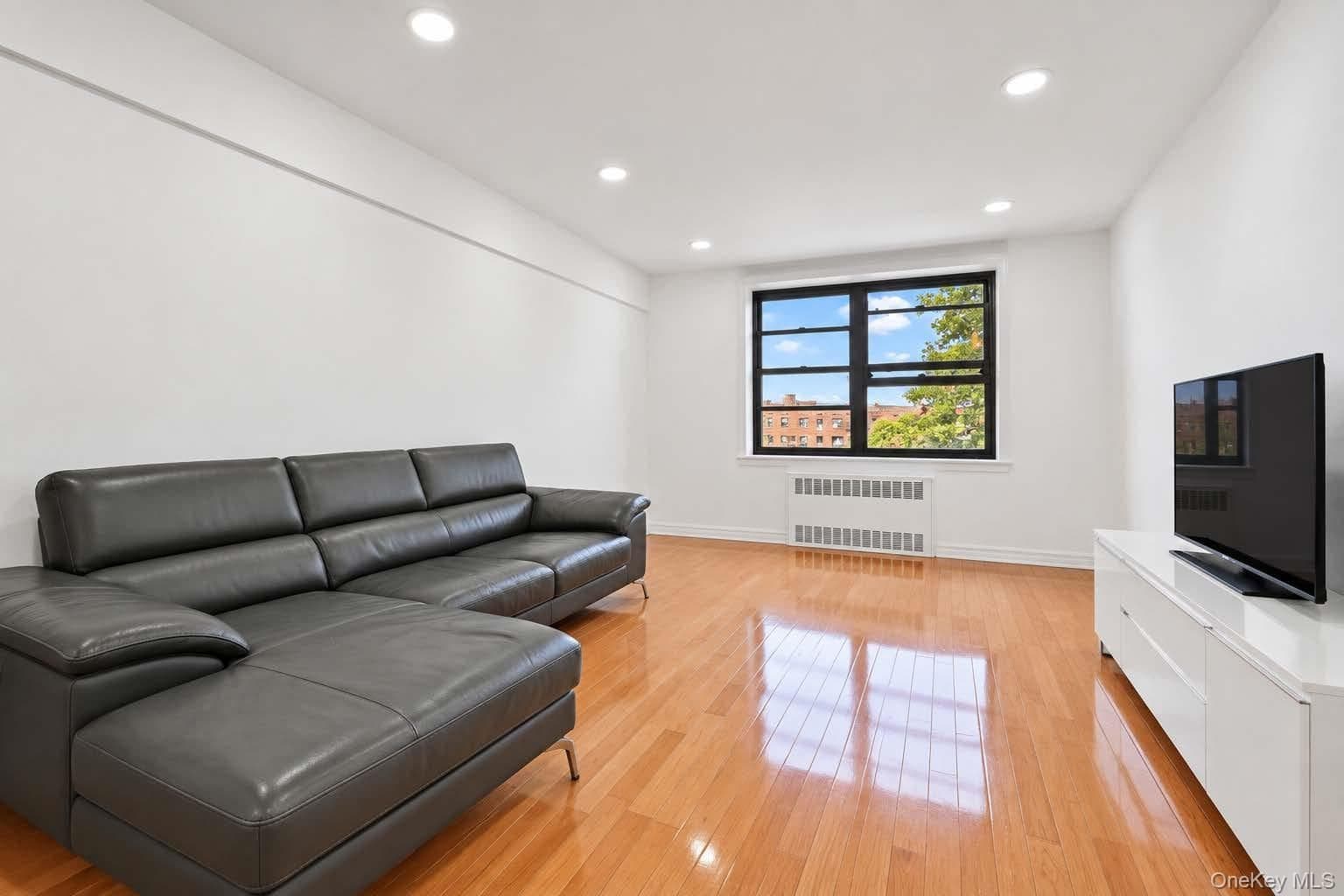 140-08 28th Road Unit: 5F, Flushing