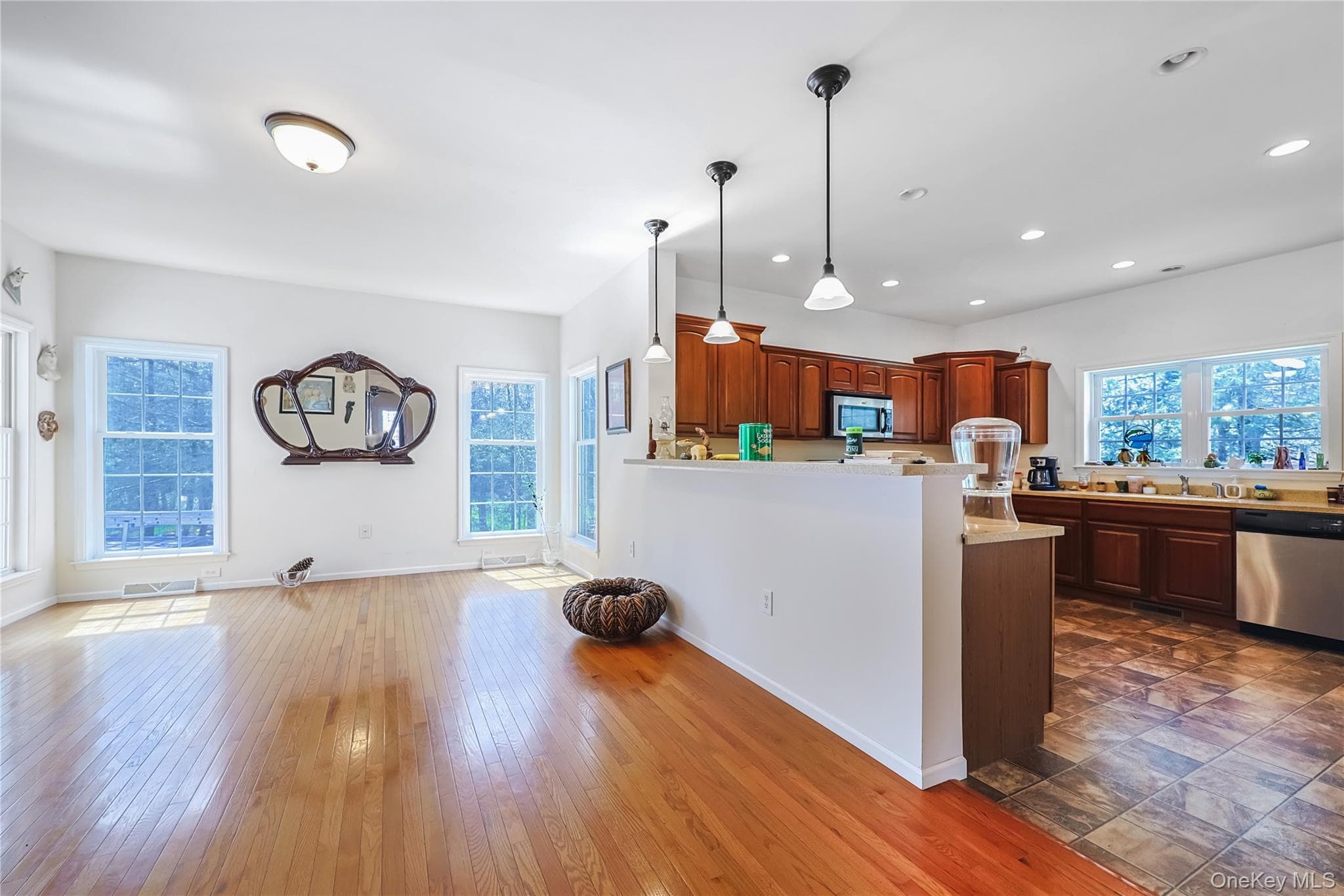 235 Cantrell Road thumbnail 17