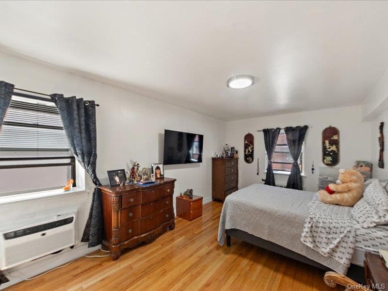 1910 S Pelham Parkway Unit: 3G thumbnail 13