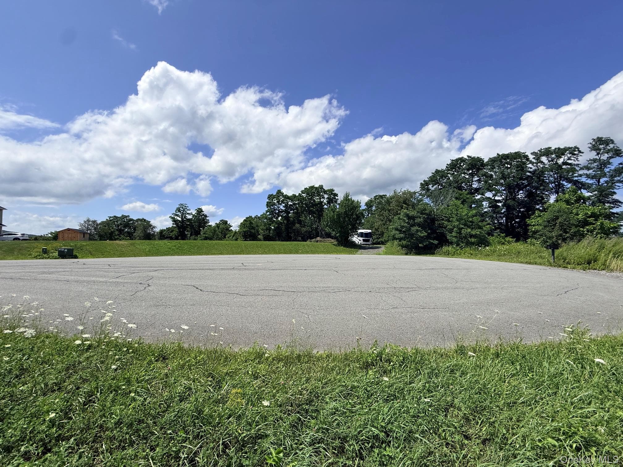 26 Quaker Hill Road thumbnail 4
