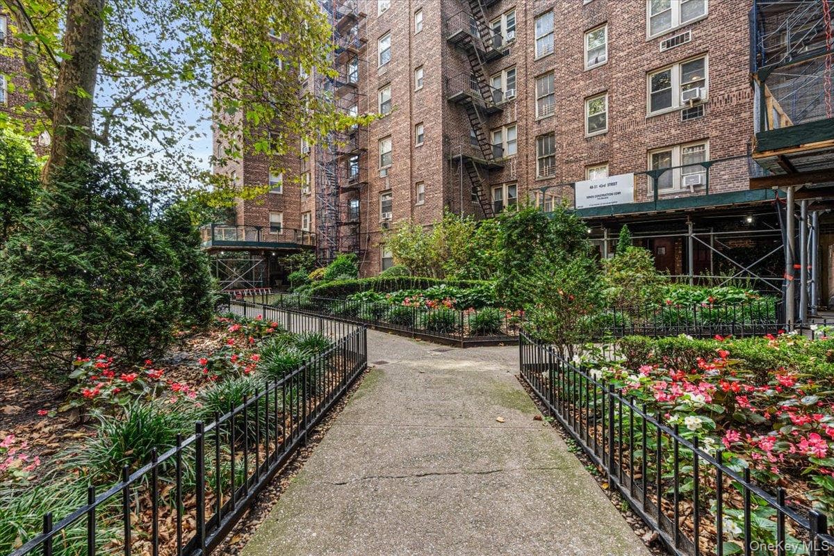 4820 44th Street Unit: 4C thumbnail 17