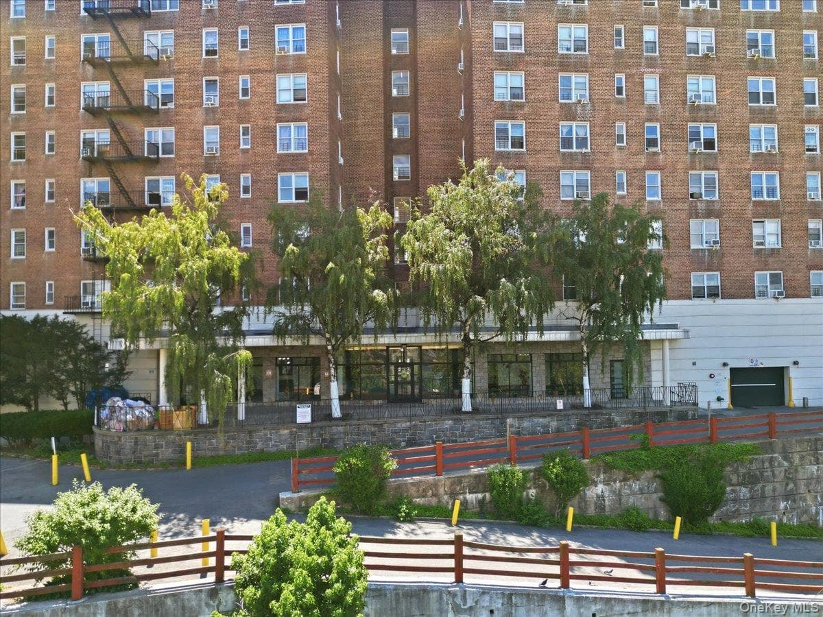 2630 Kingsbridge Terrace Unit: 3A thumbnail 13