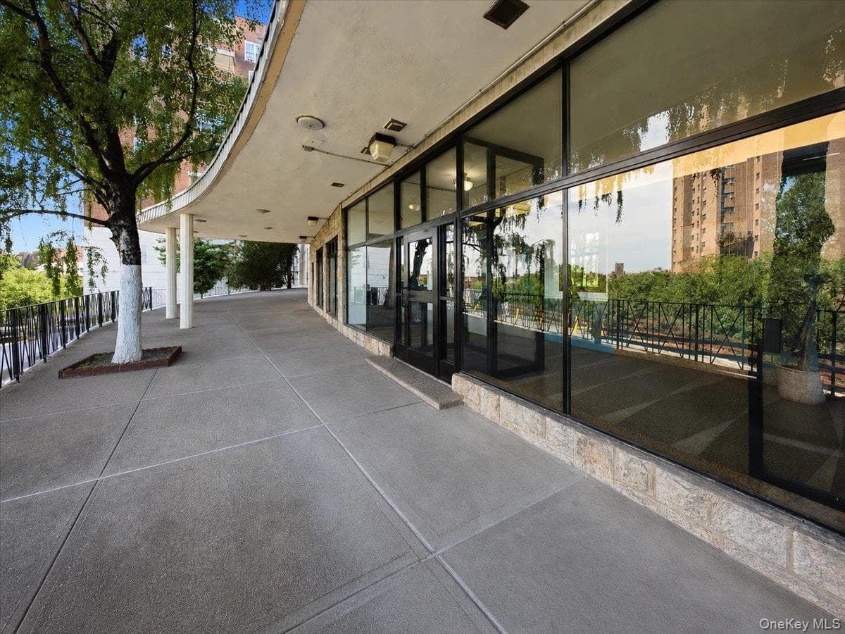 2630 Kingsbridge Terrace Unit: 3A thumbnail 18