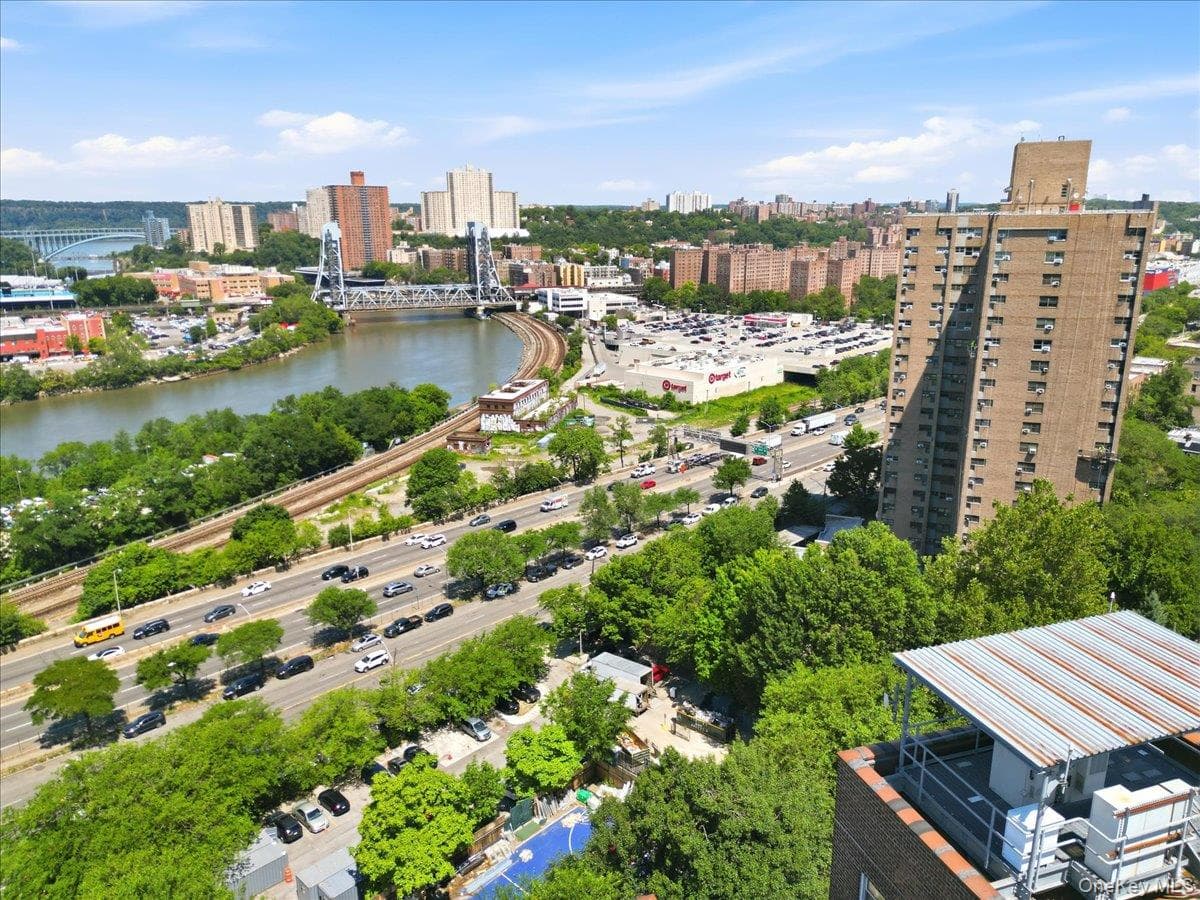 2630 Kingsbridge Terrace Unit: 3A thumbnail 2