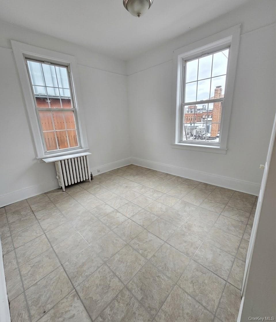 4115 Manhattan Avenue thumbnail 12