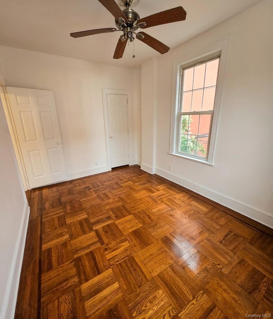 4115 Manhattan Avenue thumbnail 6