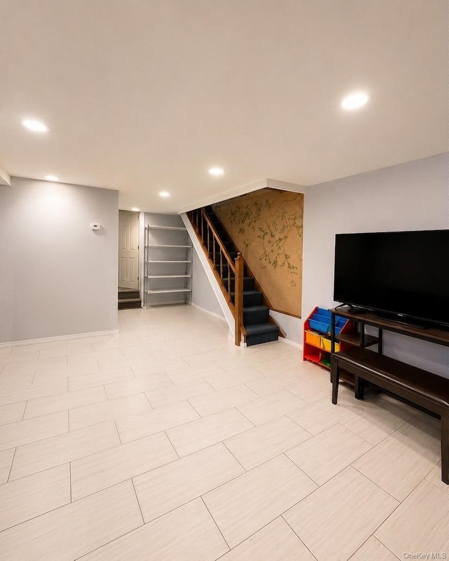 202-13 33rd Avenue thumbnail 12
