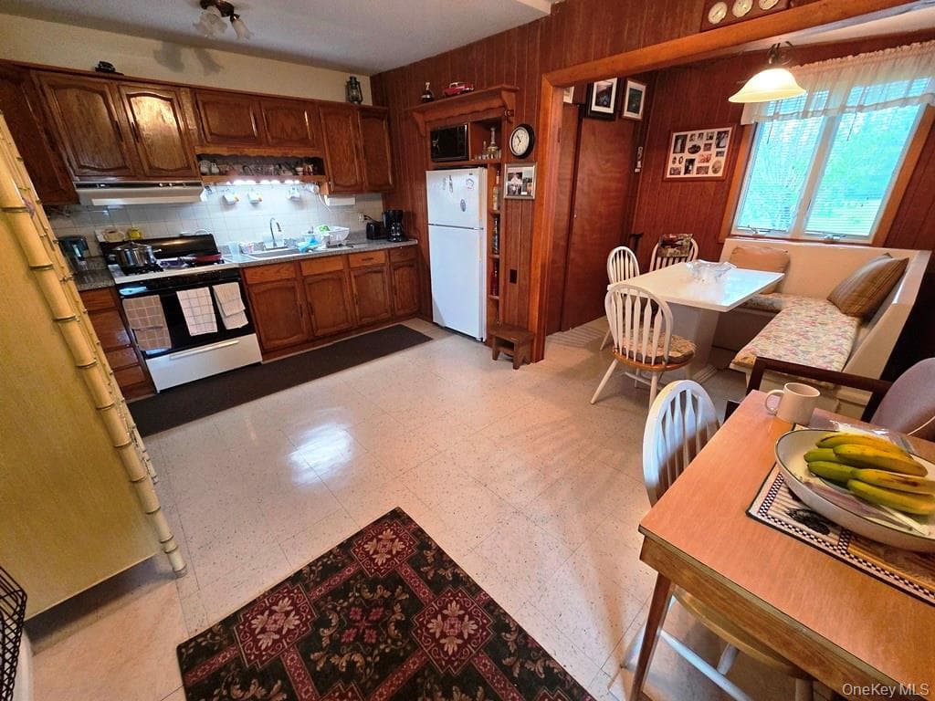 40 Spartan Hill Road thumbnail 17