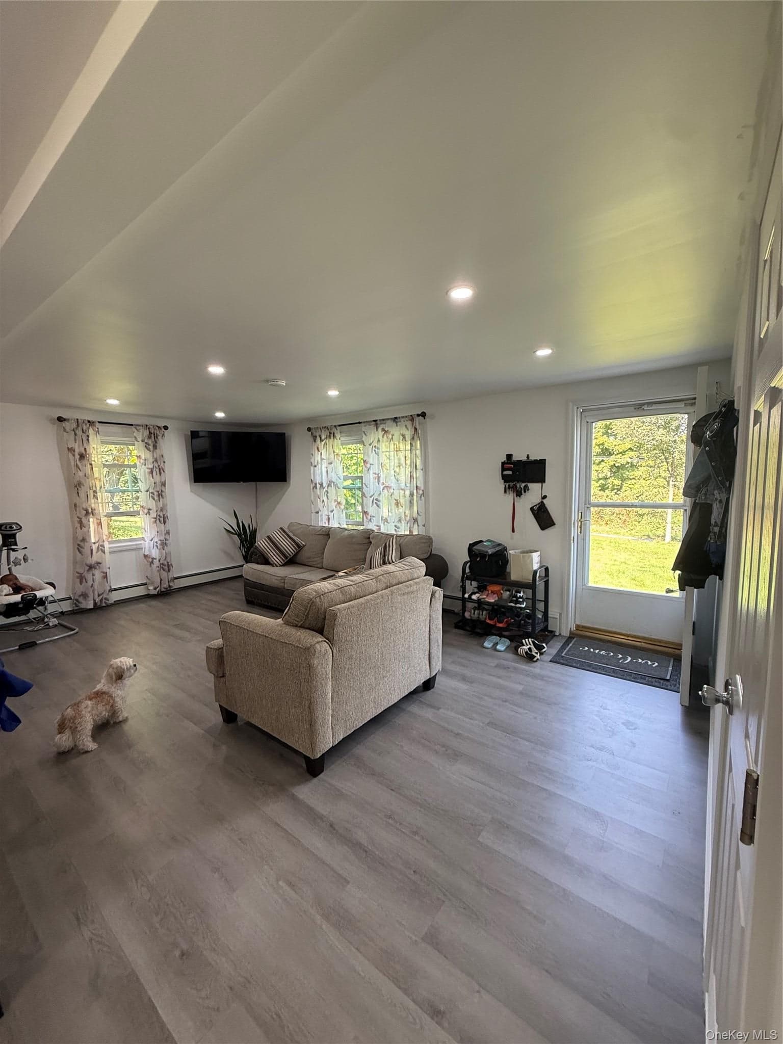 348 Van Wagner Road thumbnail 19