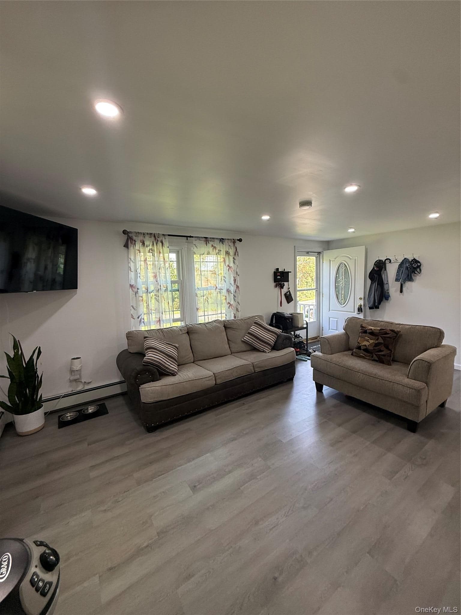 348 Van Wagner Road thumbnail 18