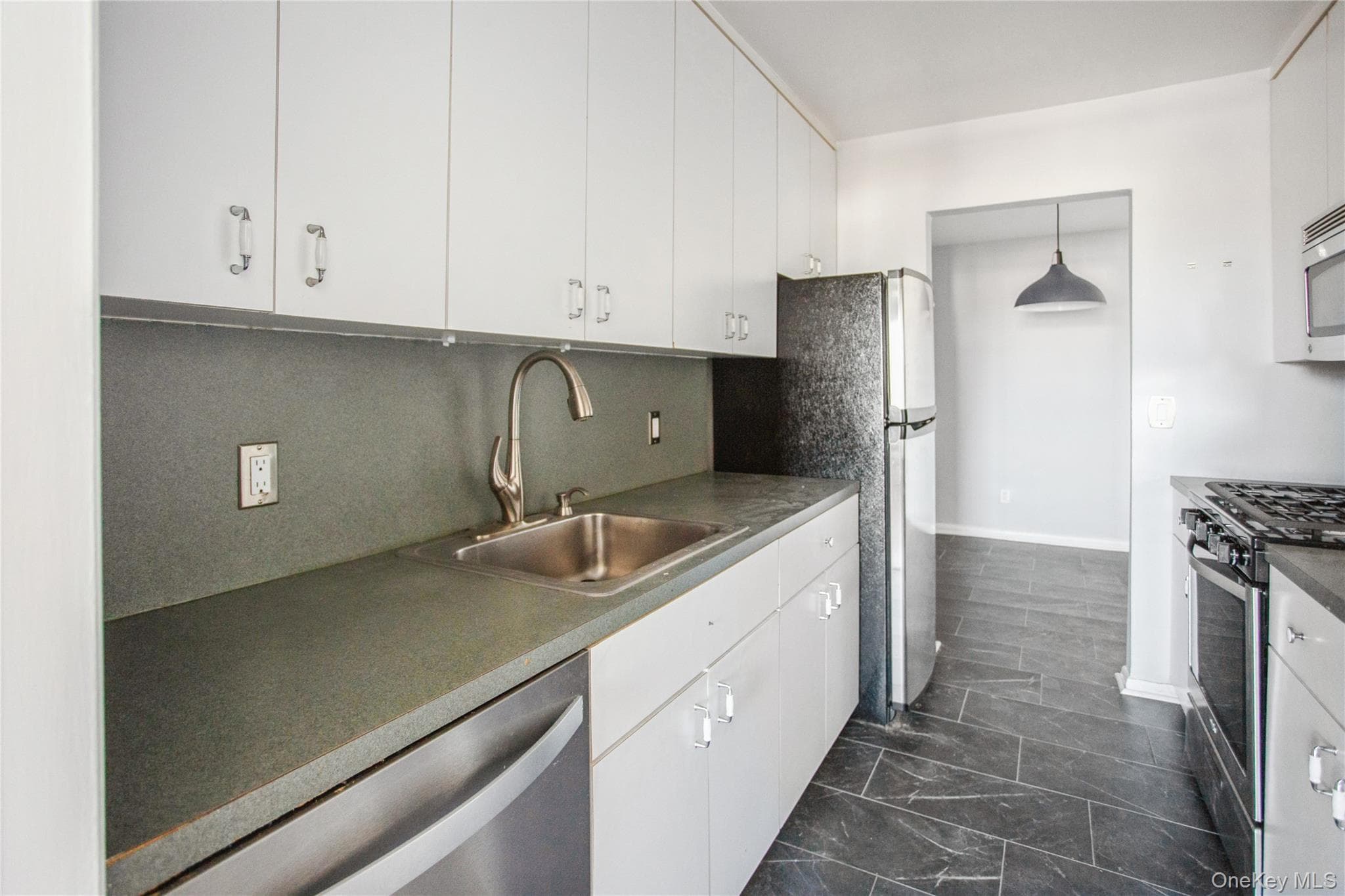 333 E Broadway Unit: 3B thumbnail 10