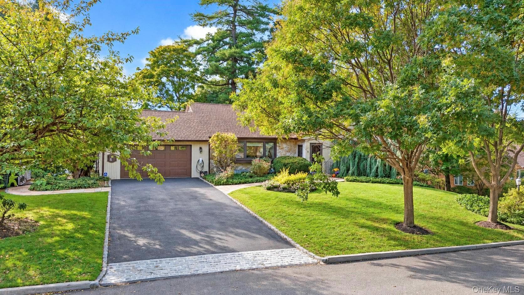 8 Rivers Drive photo 1