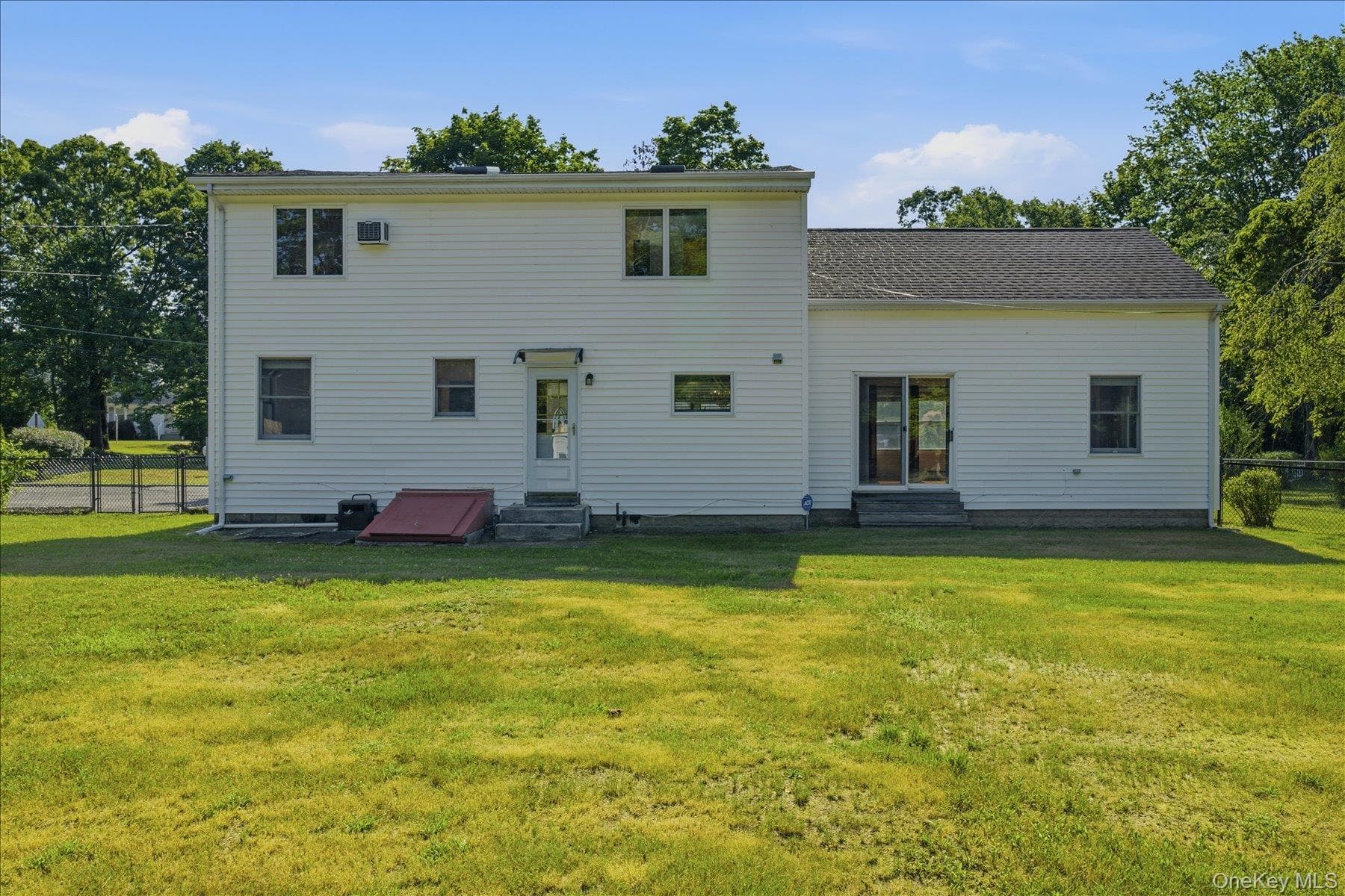 498 Miller Place Road thumbnail 31