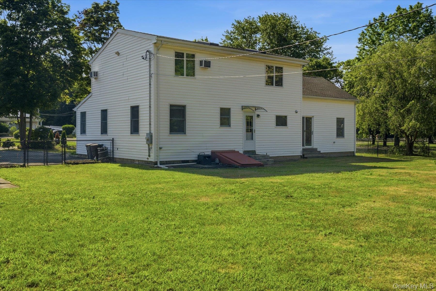 498 Miller Place Road thumbnail 30