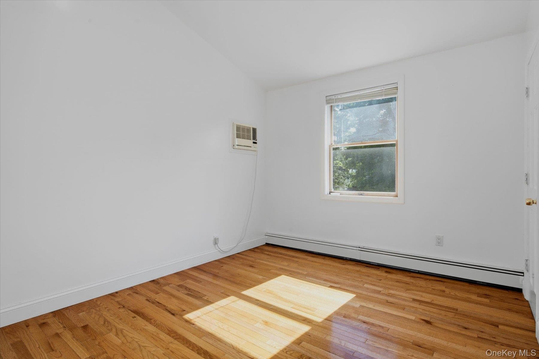 498 Miller Place Road thumbnail 25