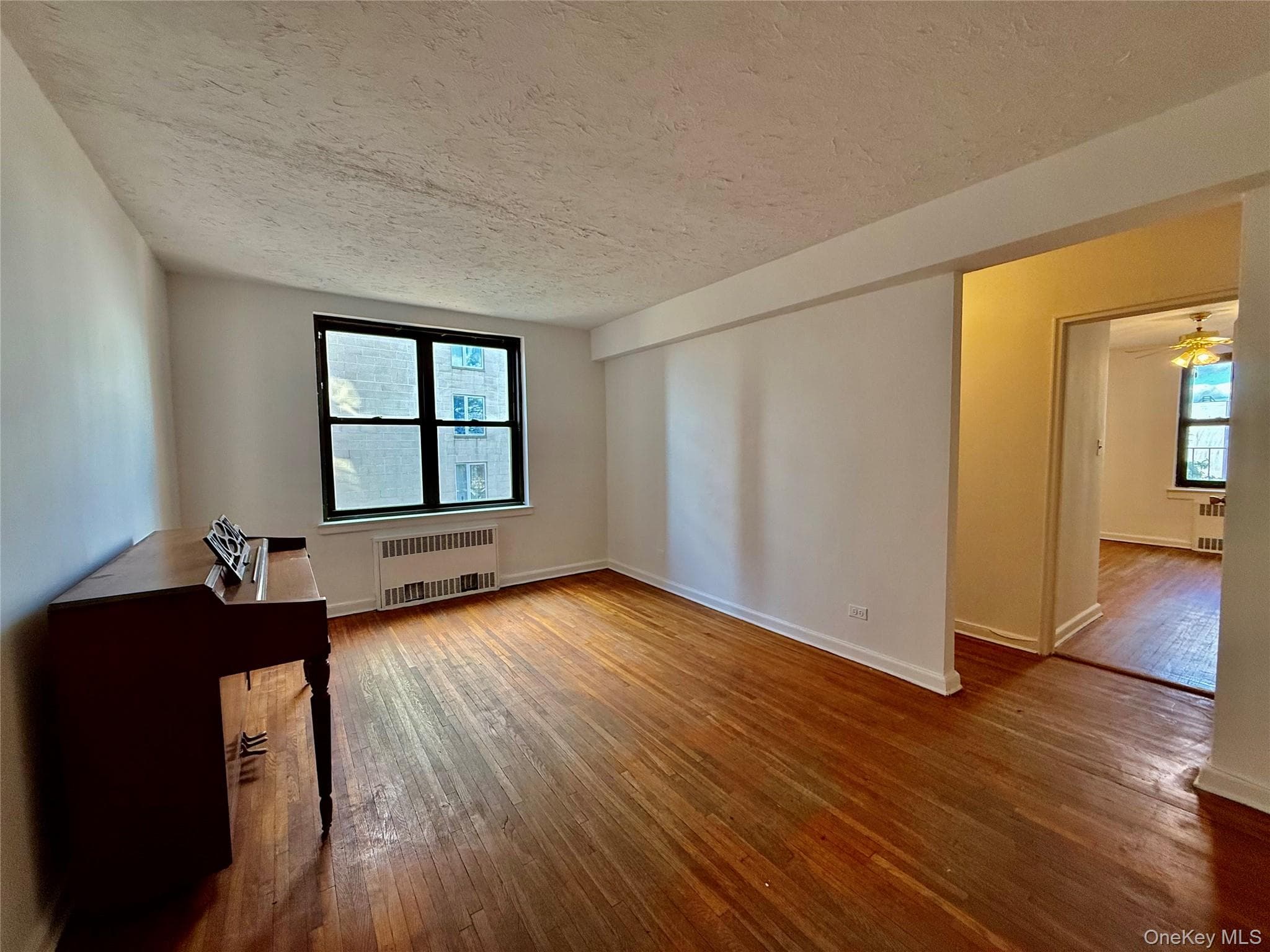 112-24 Northern Boulevard Unit: 3G thumbnail 2
