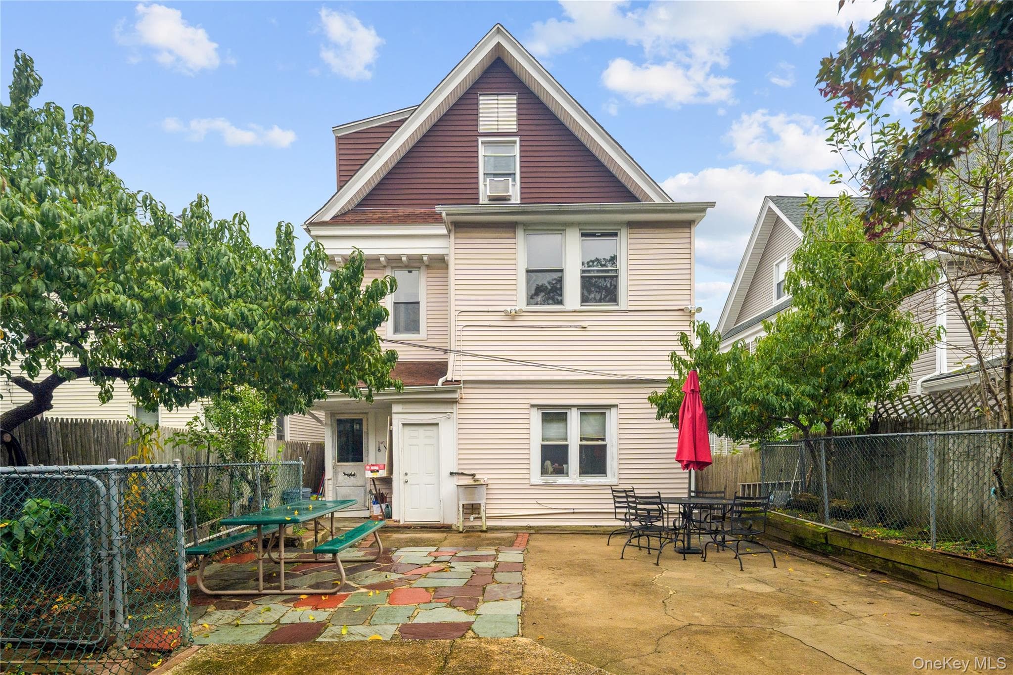 339 Hawthorne Avenue thumbnail 44
