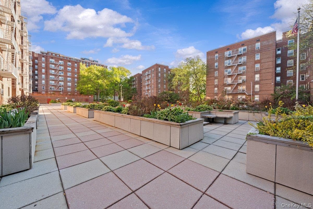 517 Riverdale Avenue Unit: 4D thumbnail 11