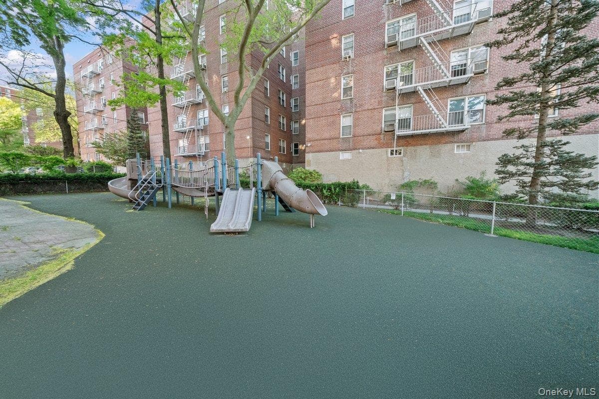 517 Riverdale Avenue Unit: 4D thumbnail 13