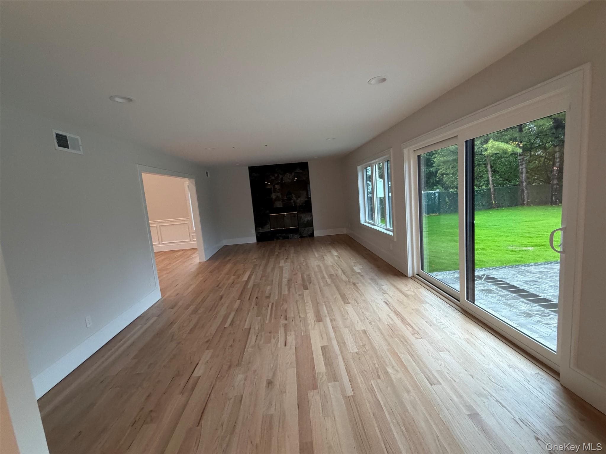 230 Willis Avenue thumbnail 9