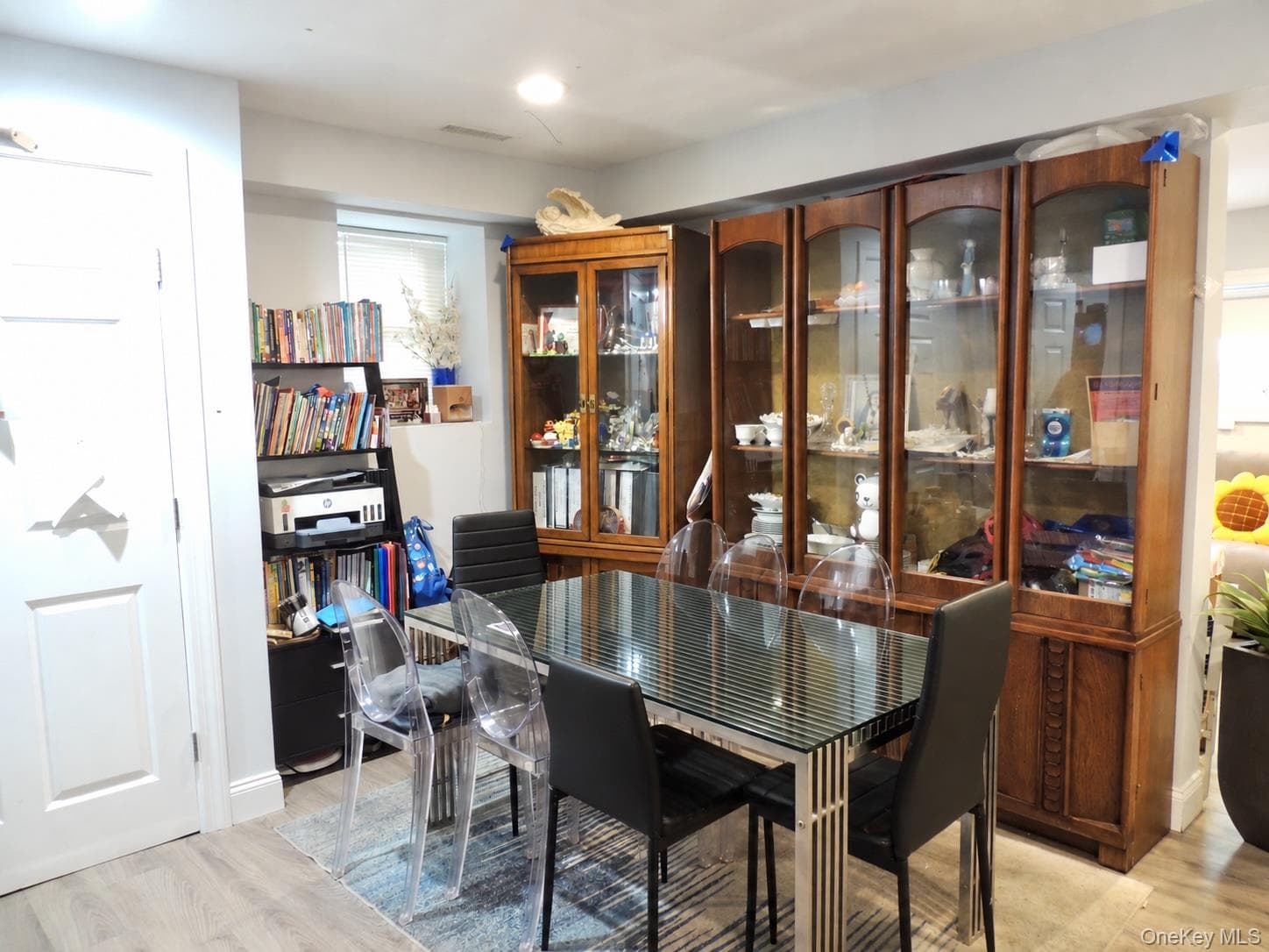 212 Beekman Avenue thumbnail 10
