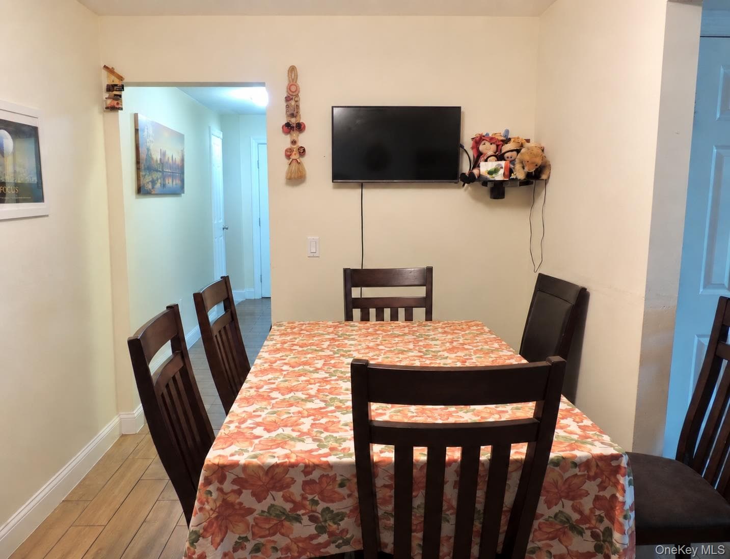 212 Beekman Avenue thumbnail 7