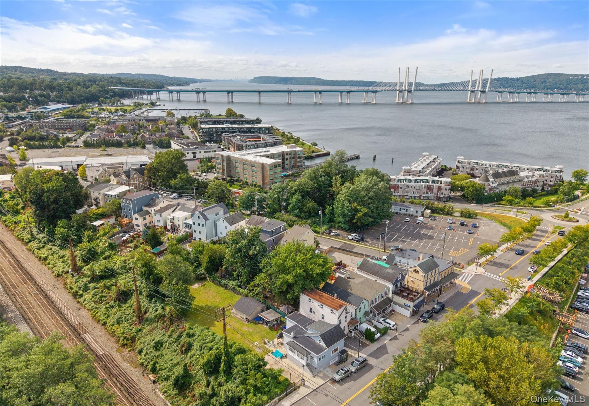 212 Beekman Avenue thumbnail 17