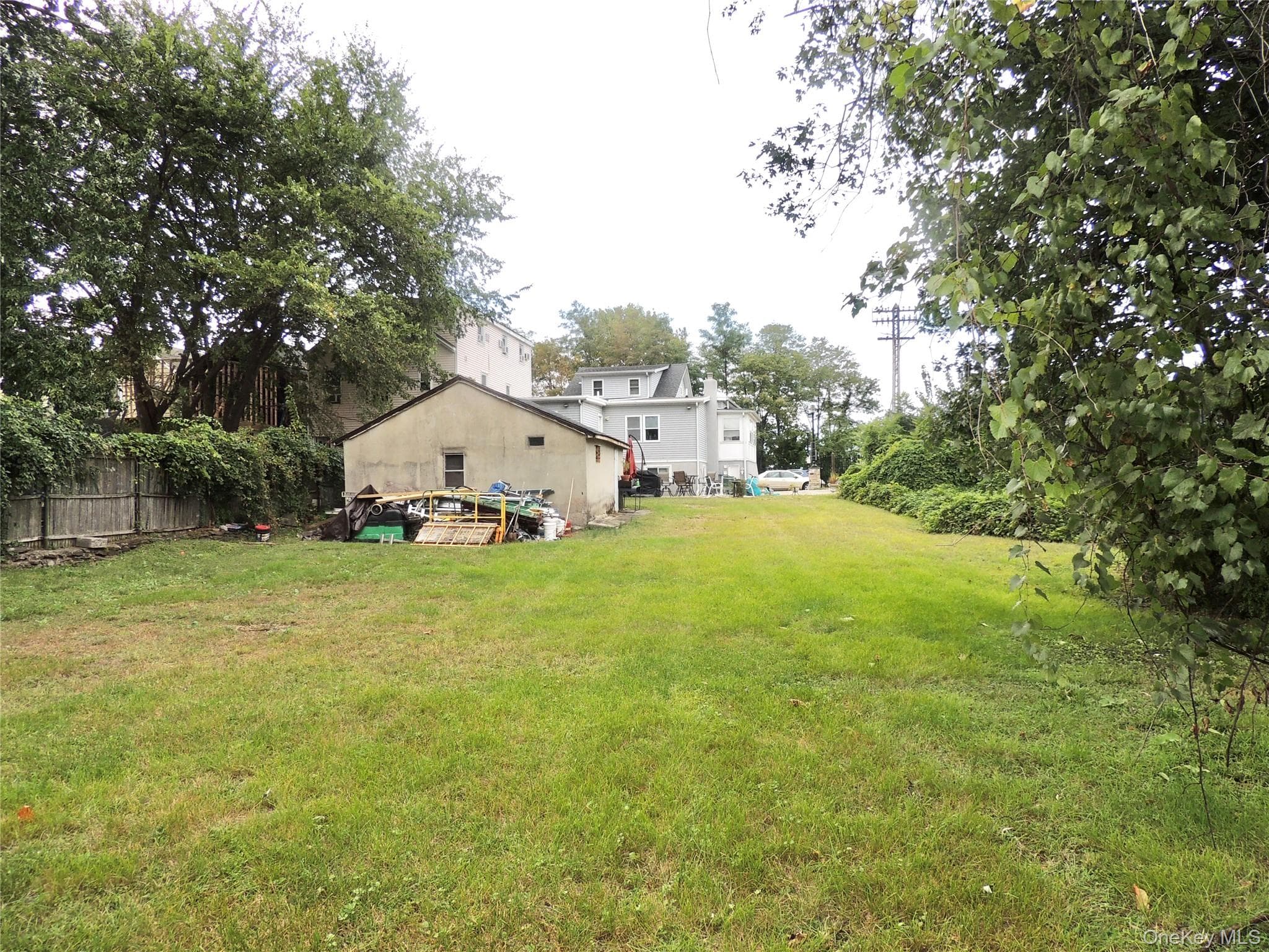 212 Beekman Avenue thumbnail 27