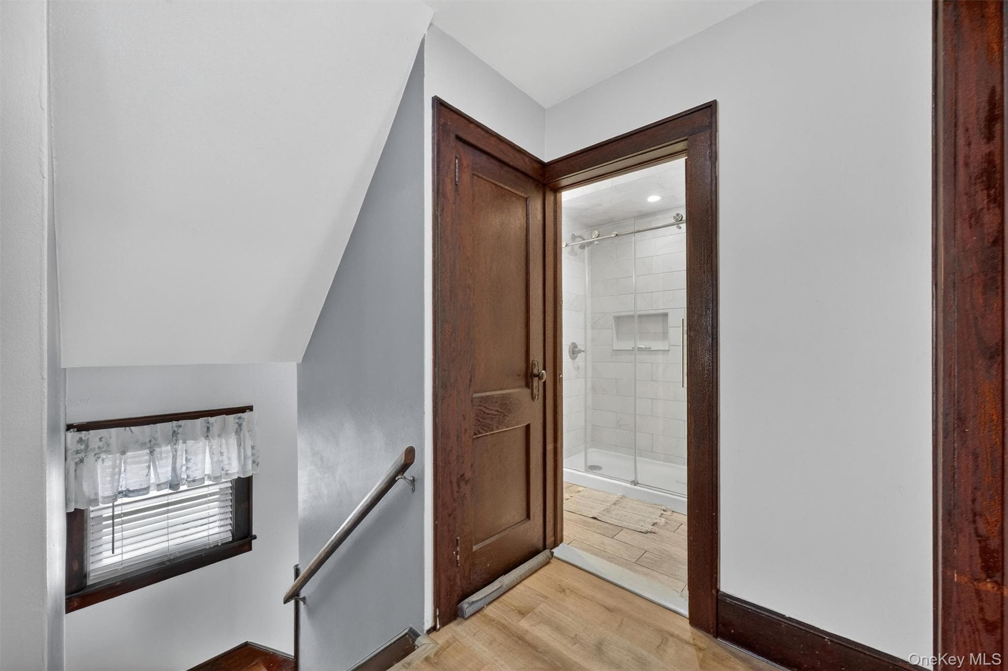 11 Columbia Avenue thumbnail 20