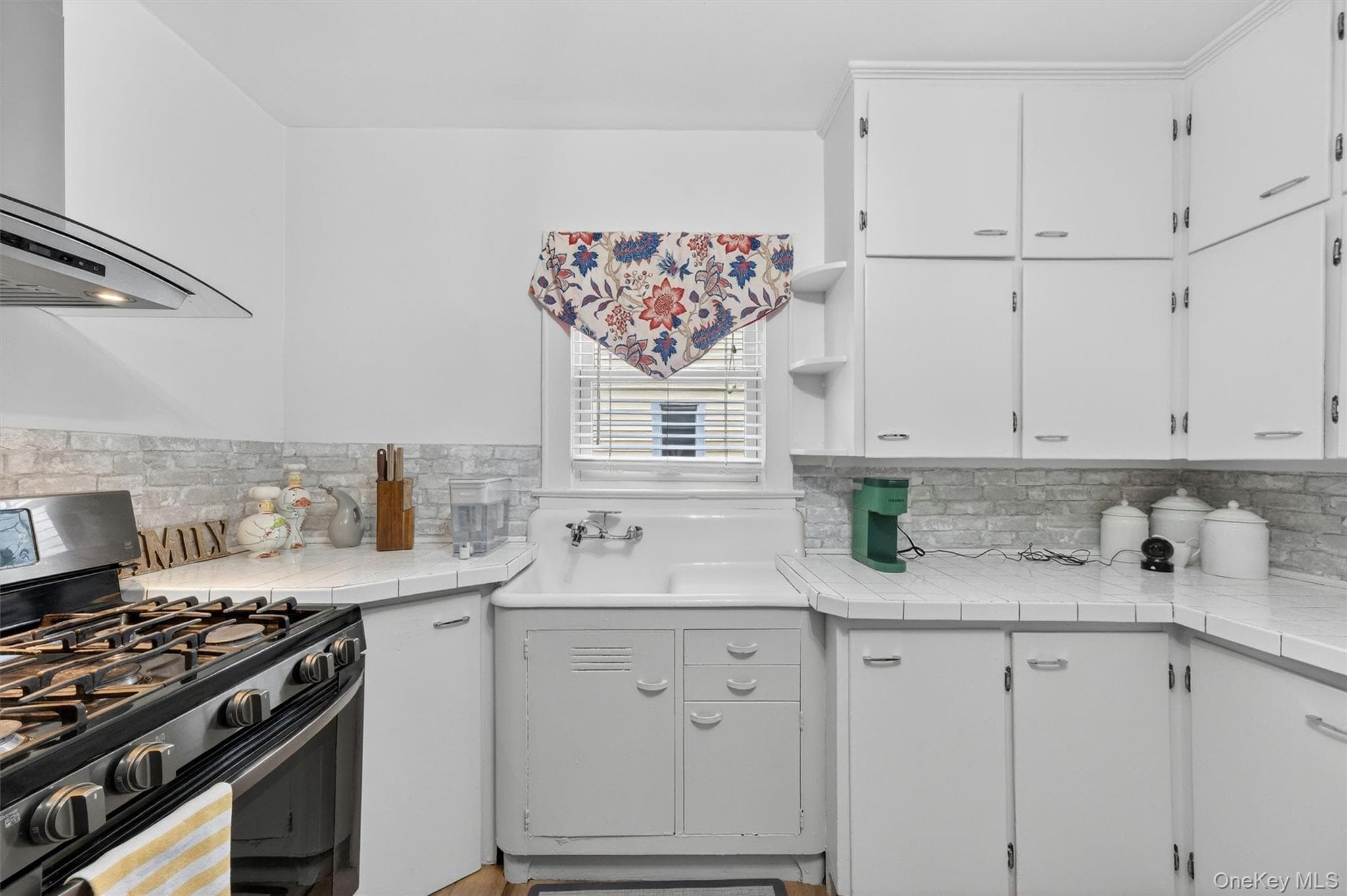 11 Columbia Avenue thumbnail 19