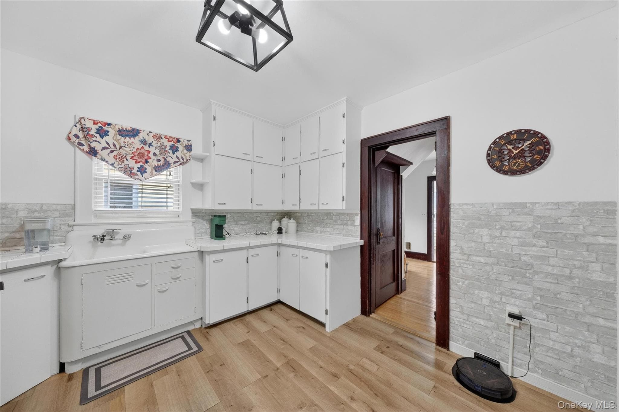 11 Columbia Avenue thumbnail 15