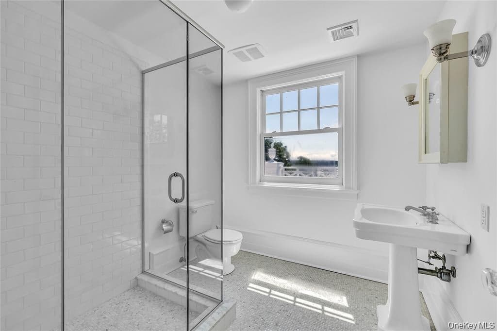 158 E Shore Road thumbnail 35