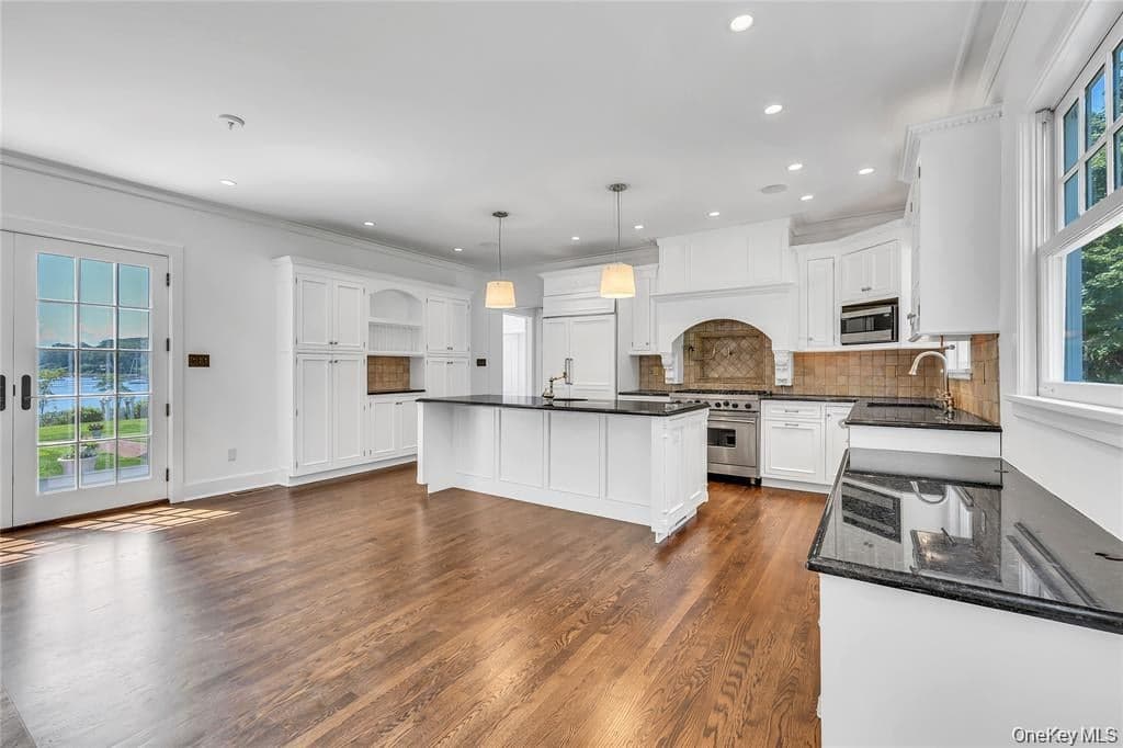 158 E Shore Road thumbnail 21