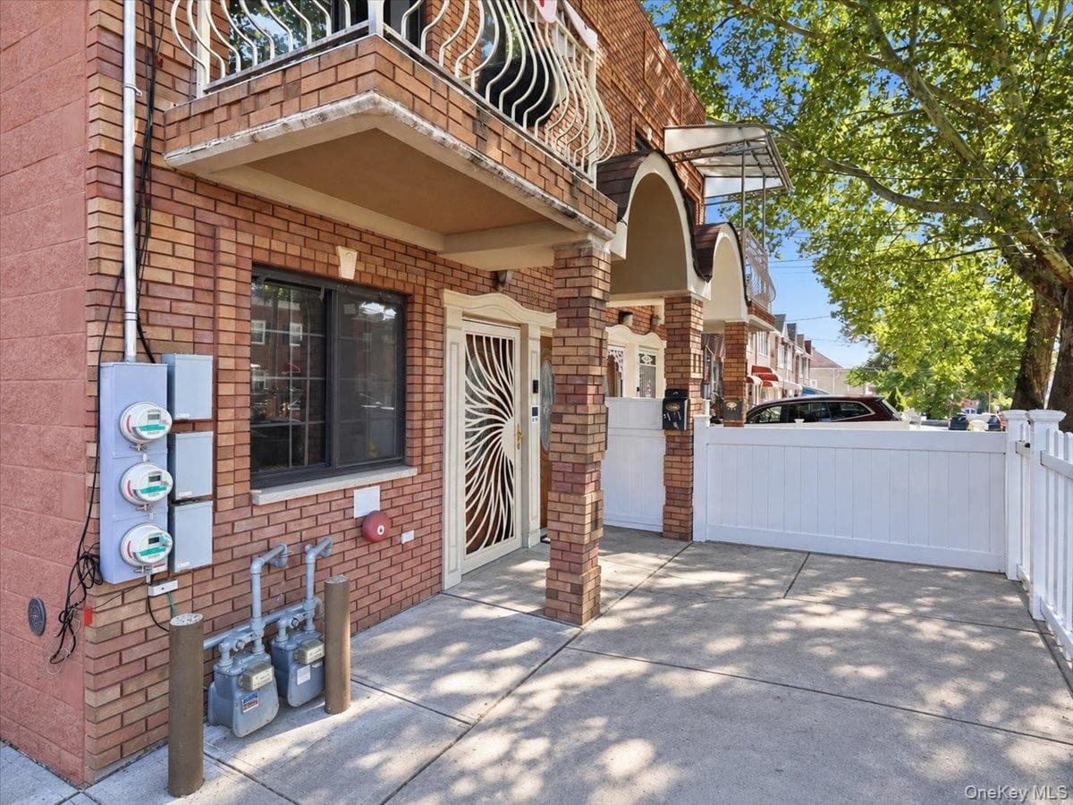 1027 E 231st Street thumbnail 45