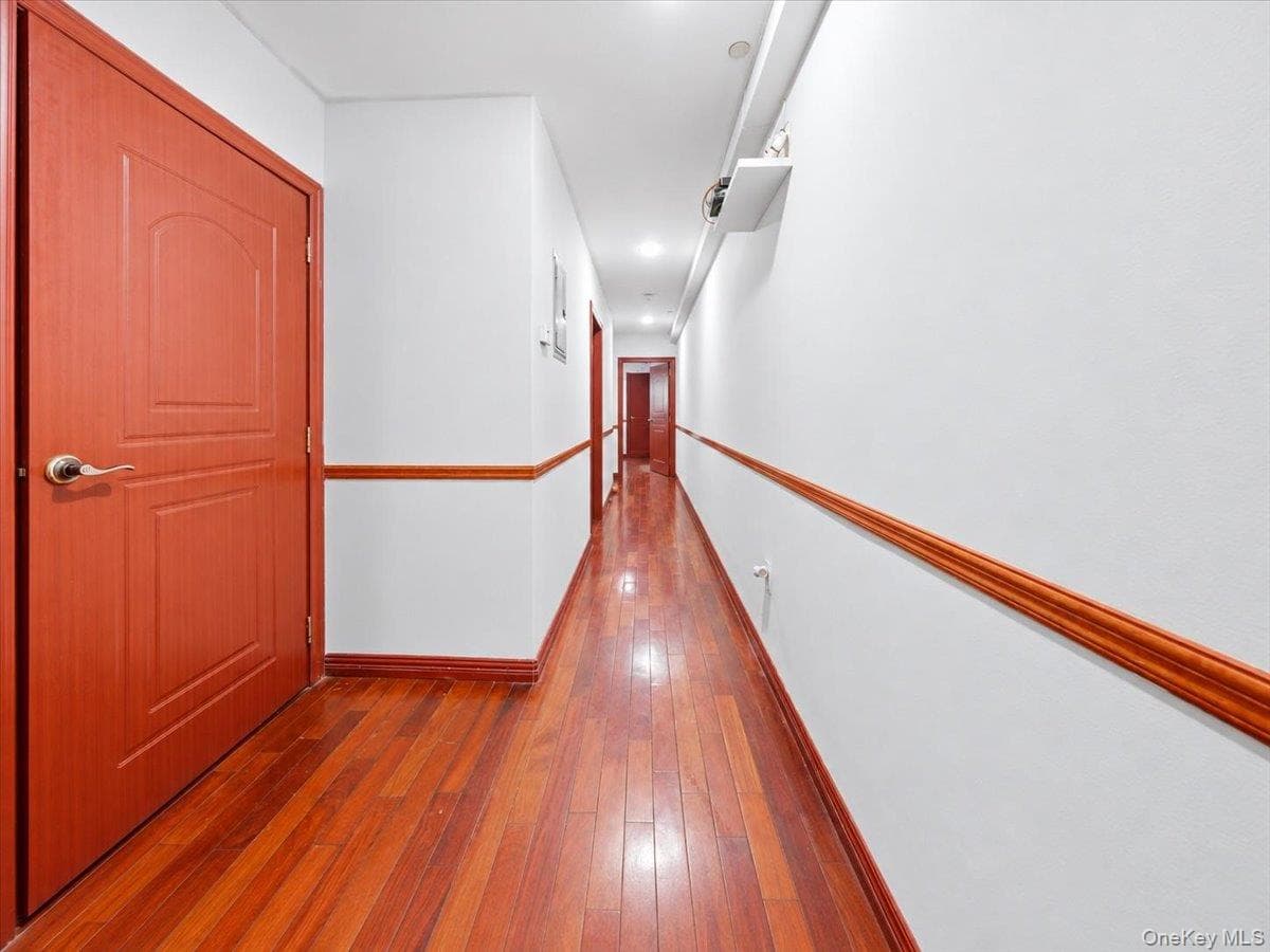 1027 E 231st Street thumbnail 13
