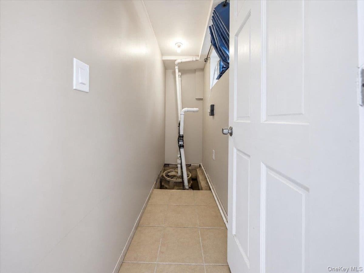 1027 E 231st Street thumbnail 29