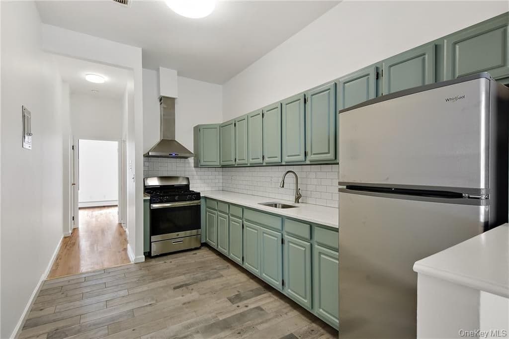352 E 116th Street thumbnail 18