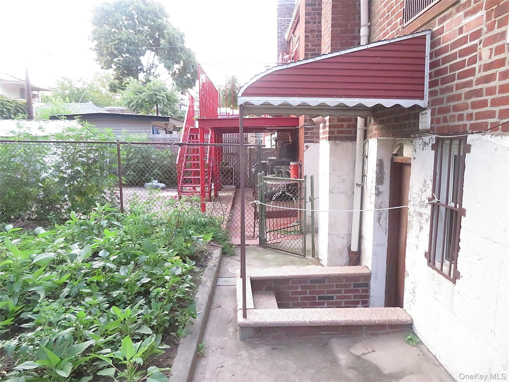 306 E 48th Street thumbnail 5