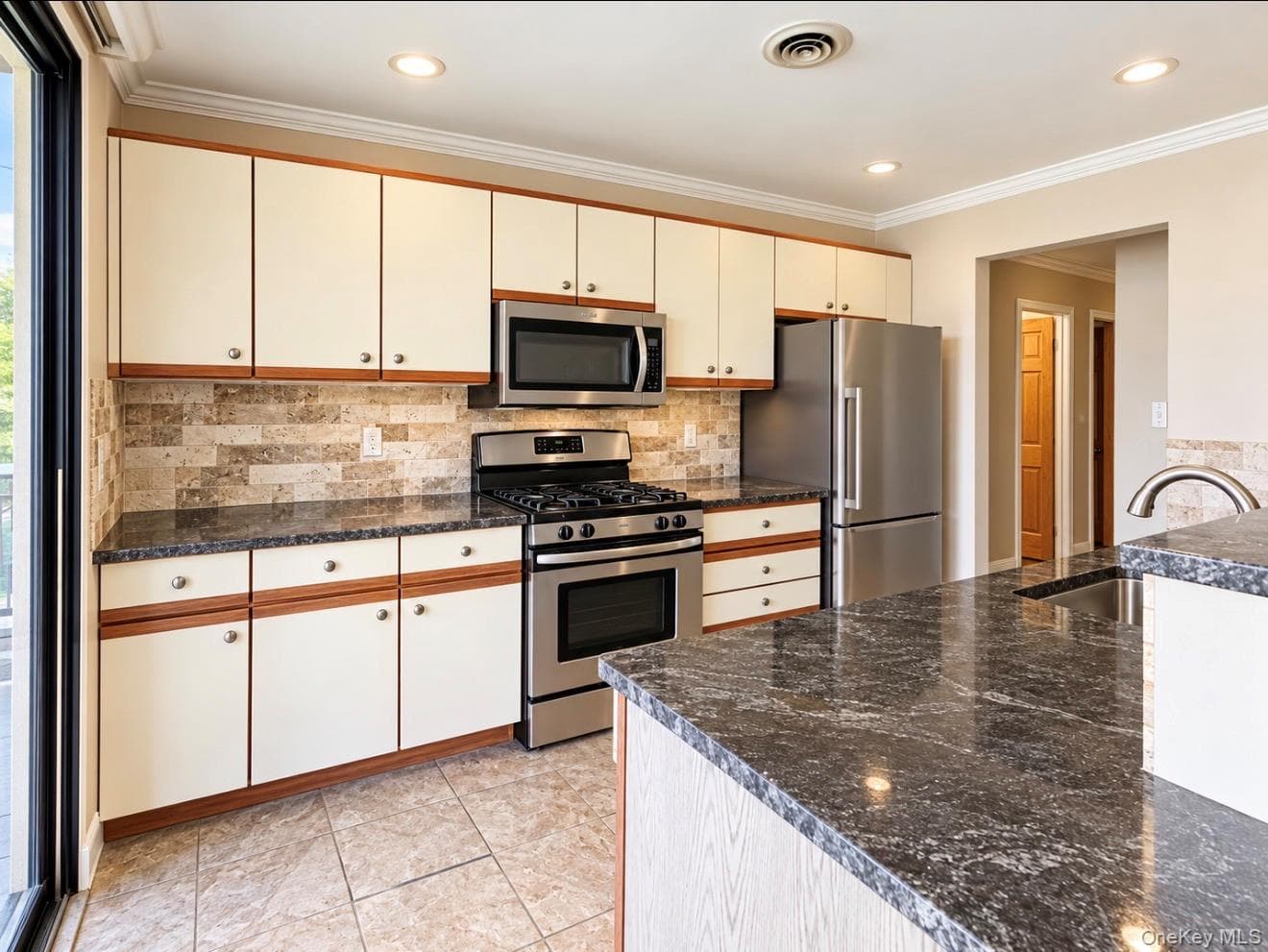 2 Park Place Unit: B1C thumbnail 3
