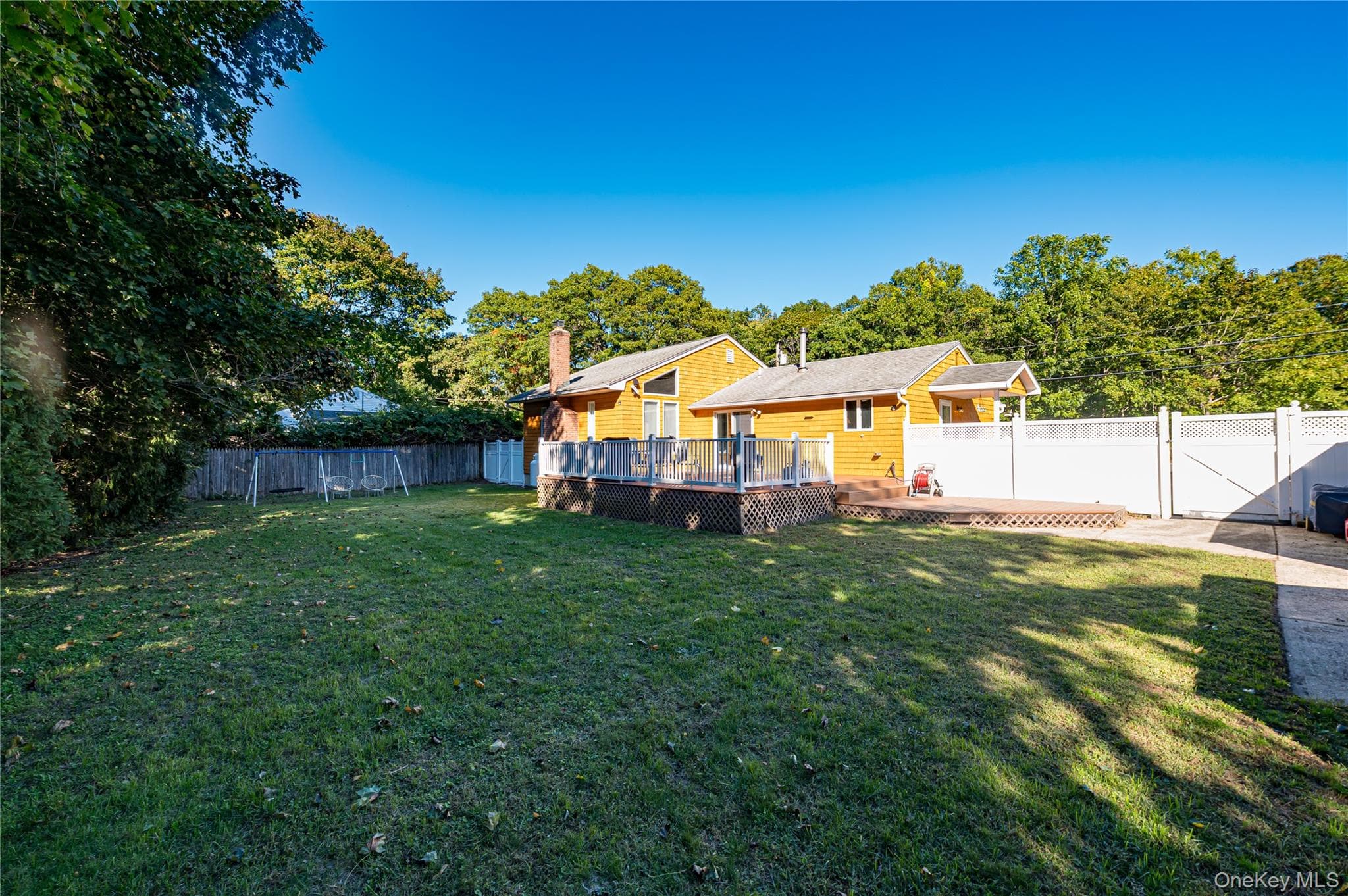 8 Forest Avenue thumbnail 12