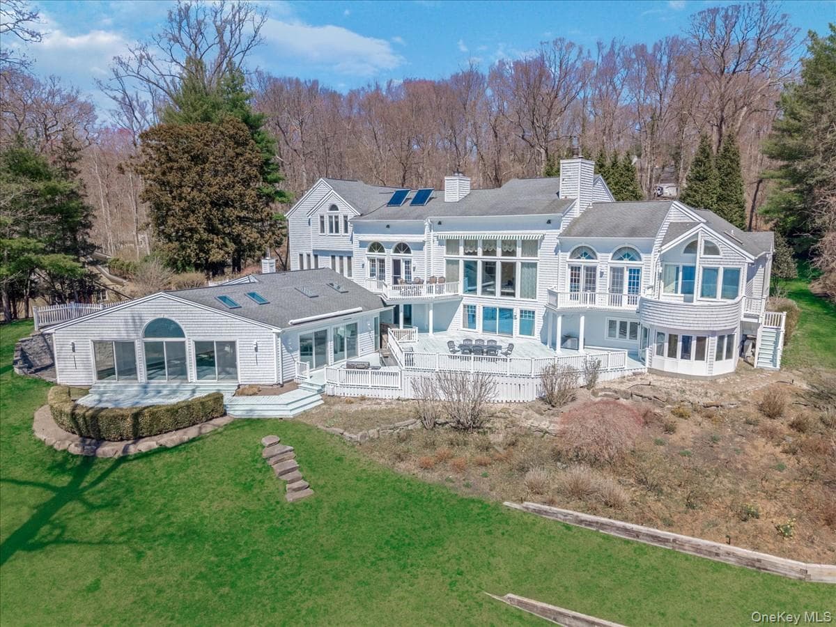 19 Mallard Drive photo 1