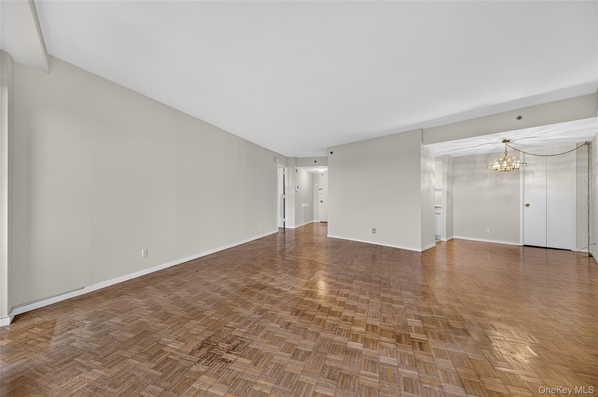 111 Cherry Vallley Avenue Unit: 408W thumbnail 17