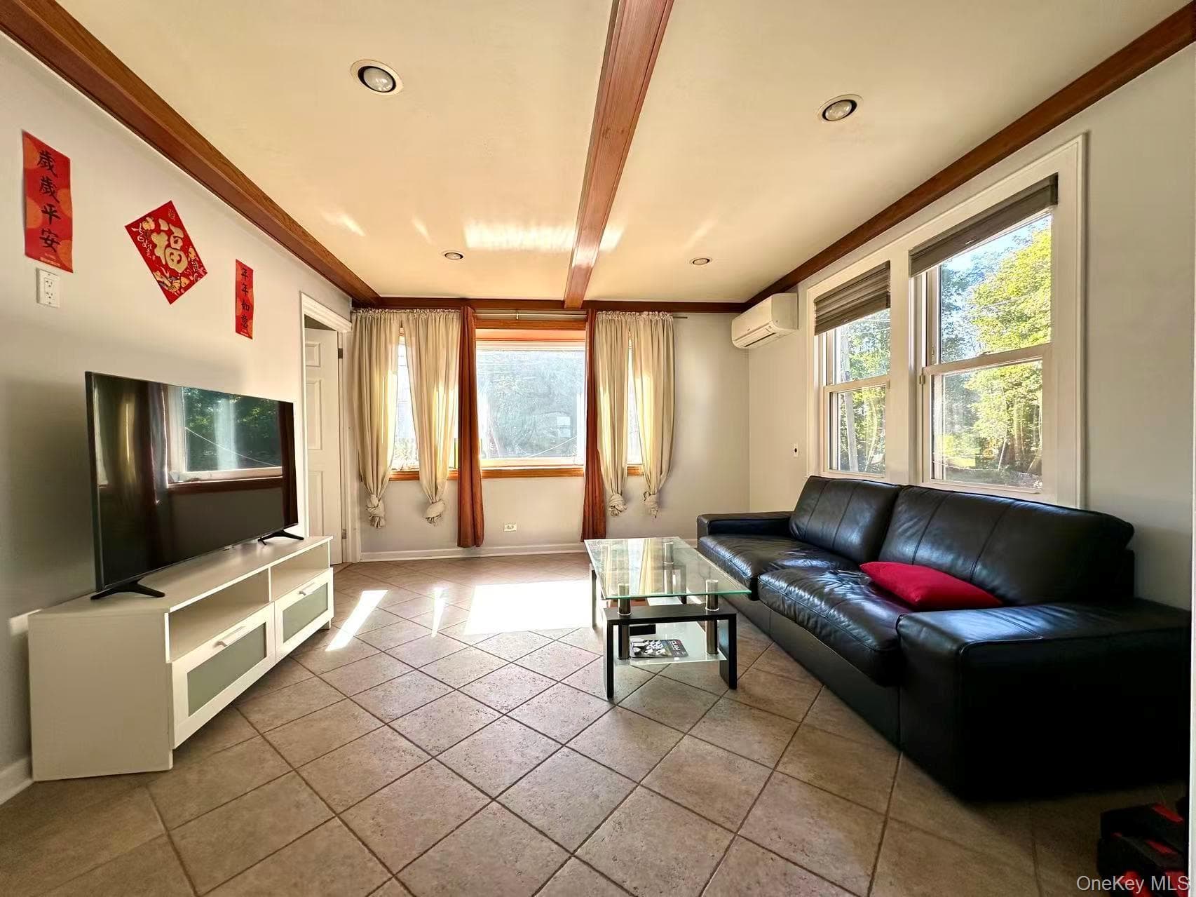 215 Mineola Avenue thumbnail 7