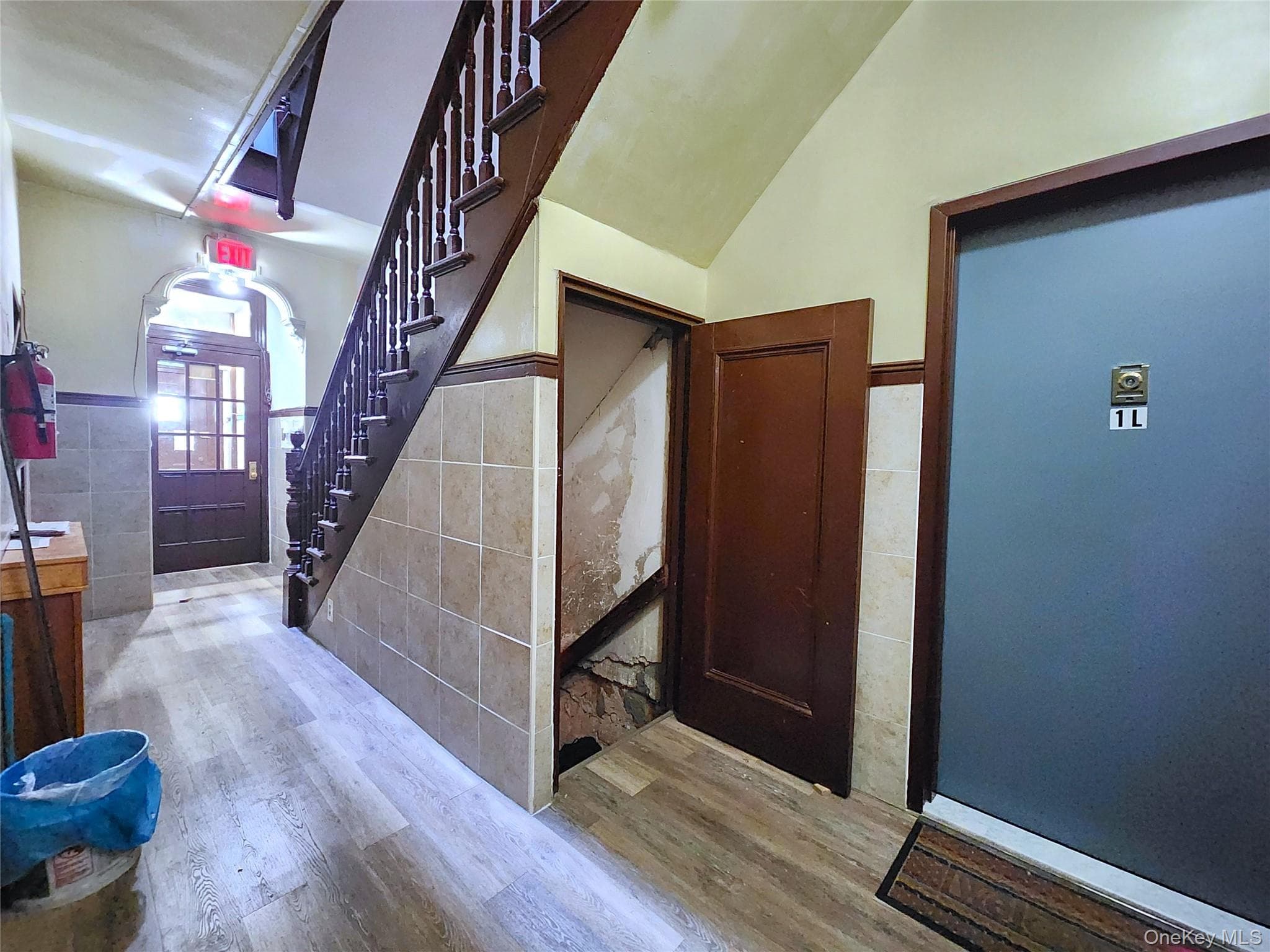 654 Seneca Avenue thumbnail 18