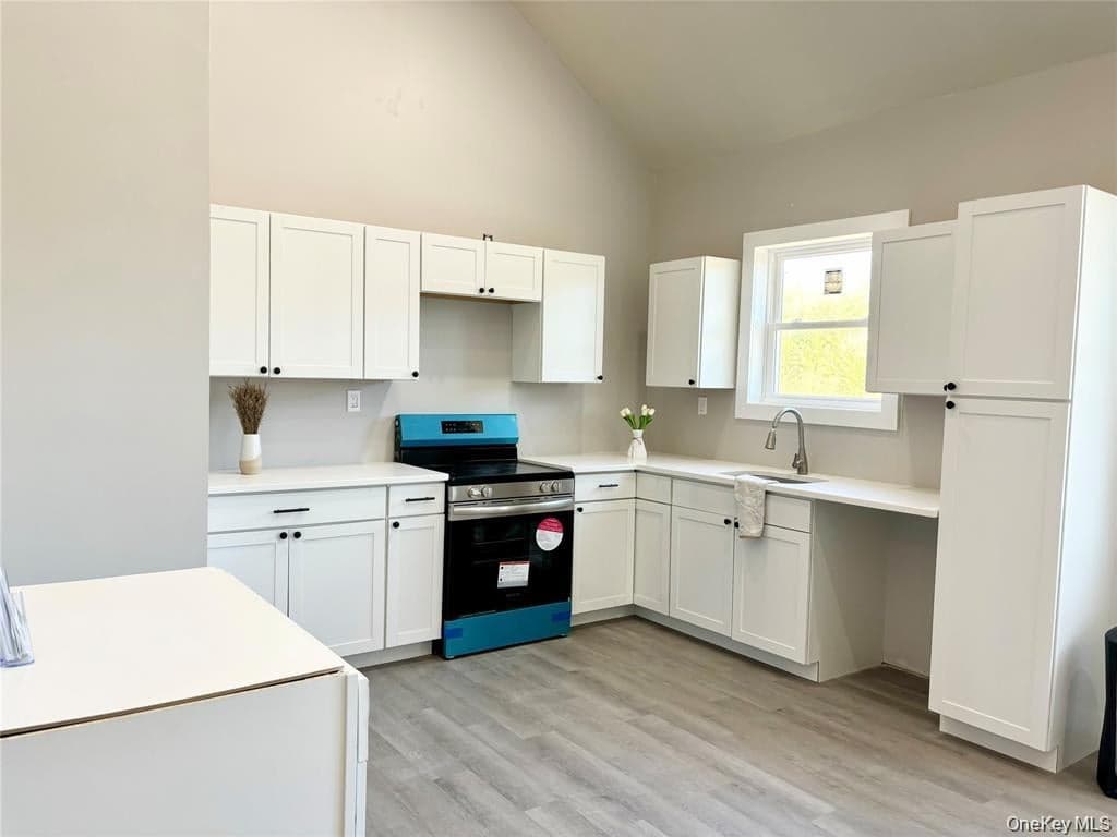 125 Lynbrook Drive thumbnail 8