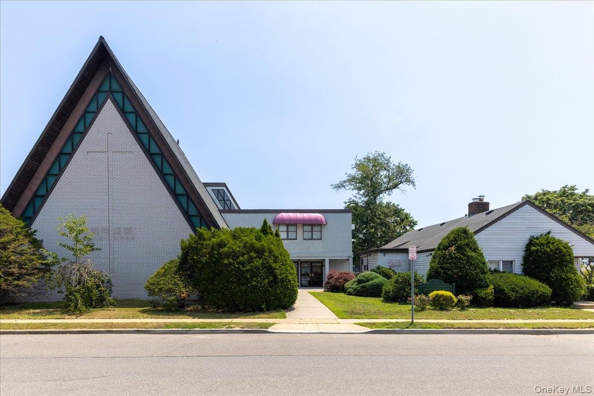 215 N Hillside Avenue thumbnail 6